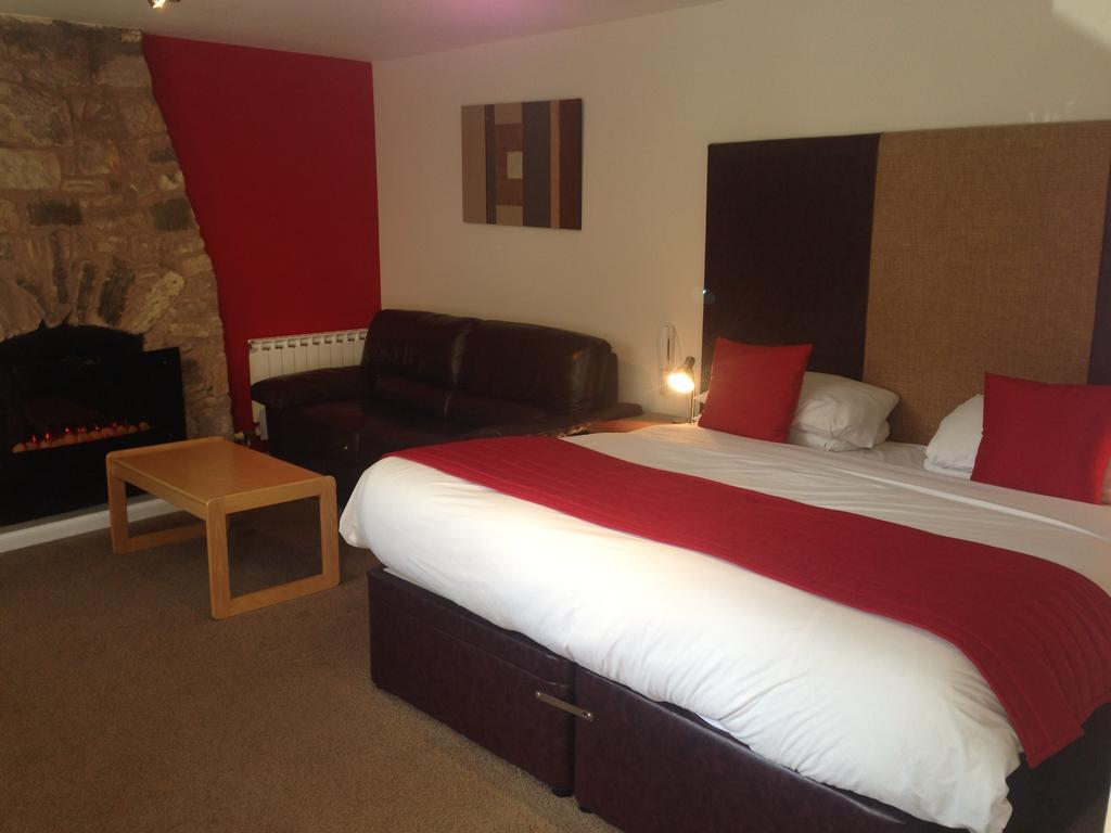 Aberdour Hotel, Stables Rooms & Beer Garden Екстериор снимка